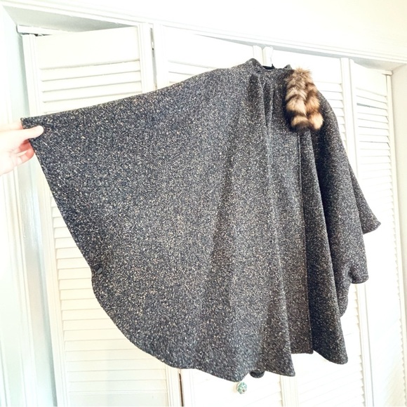 Vintage 1960s Cape Wool Coat with Fur Tails 60s MOD Flecked Tweed Black Gray - Picture 2 of 12
